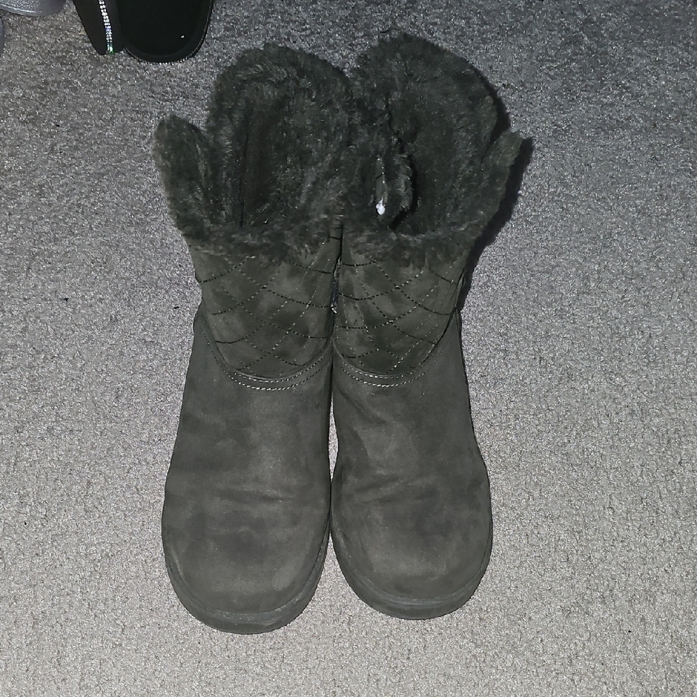 Olive Color Fur-Lined Boots